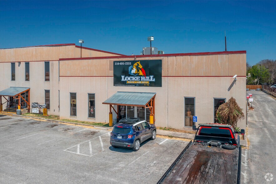 More Photos Of 4927 Golden Quail, San Antonio Distribution For Sale