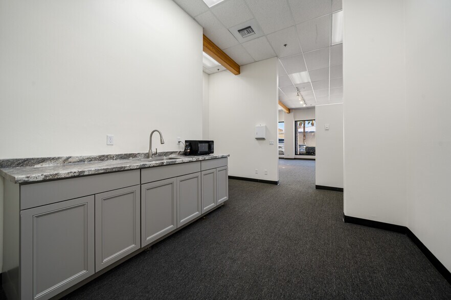 More Photos Of 70225 Highway 111, Rancho Mirage Storefront Retail Office For Lease