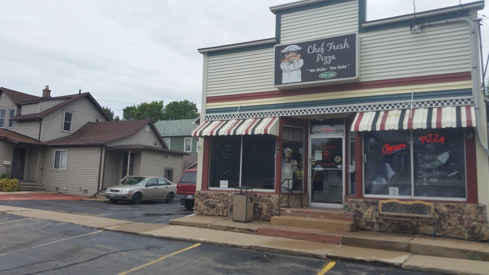 More Photos Of 204 Manitowoc St, Menasha Restaurant For Sale