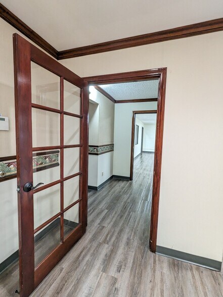 More Photos Of 10880 Thienes Ave, South El Monte Warehouse For Lease