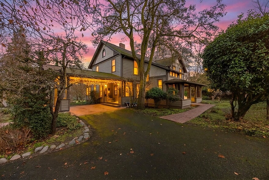 More Photos Of 668 N Main St, Ashland Hospitality For Sale