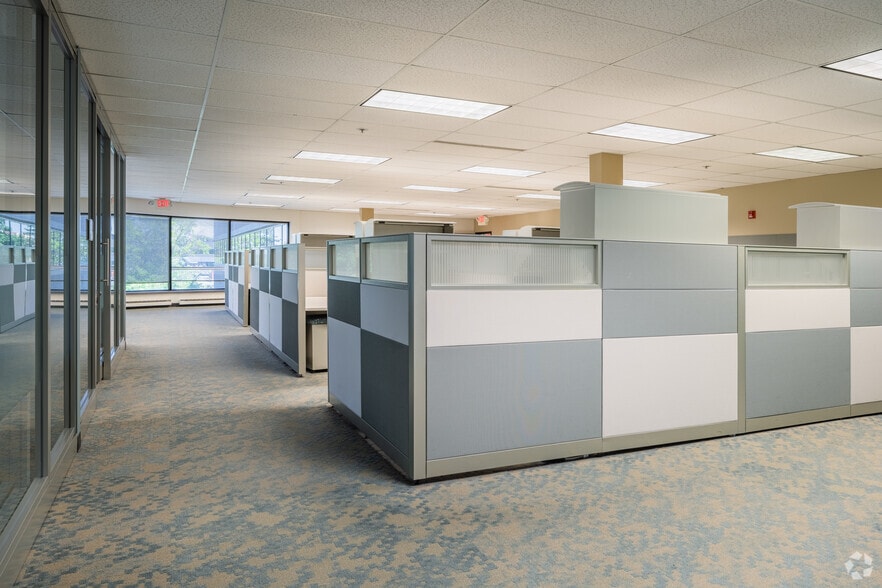 More Photos Of 11775 Borman Dr, Saint Louis Office For Lease