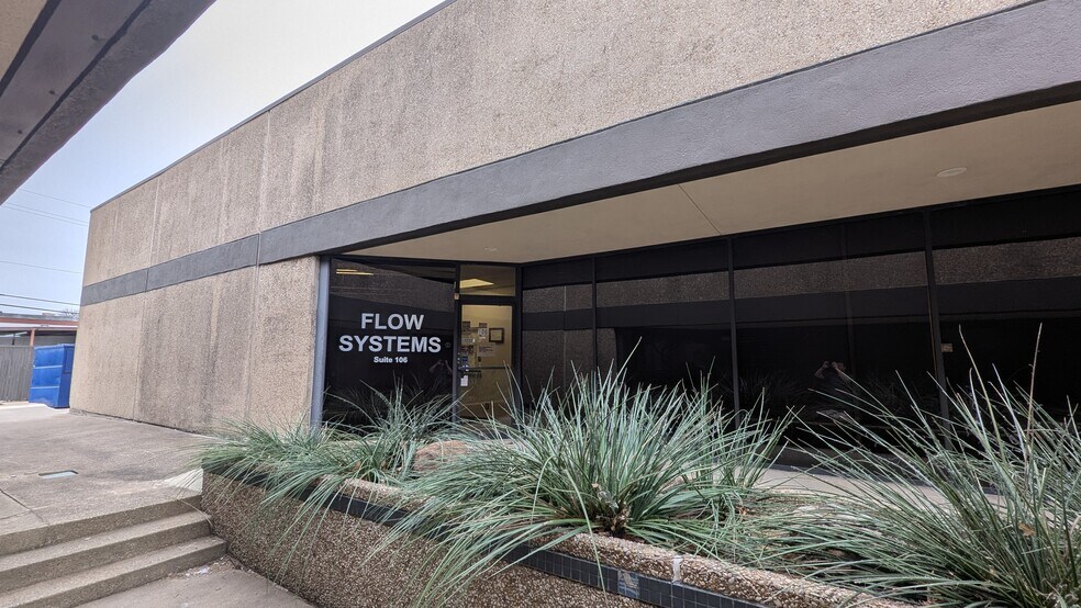Primary Photo Of 13650 T I Blvd, Dallas Showroom For Lease