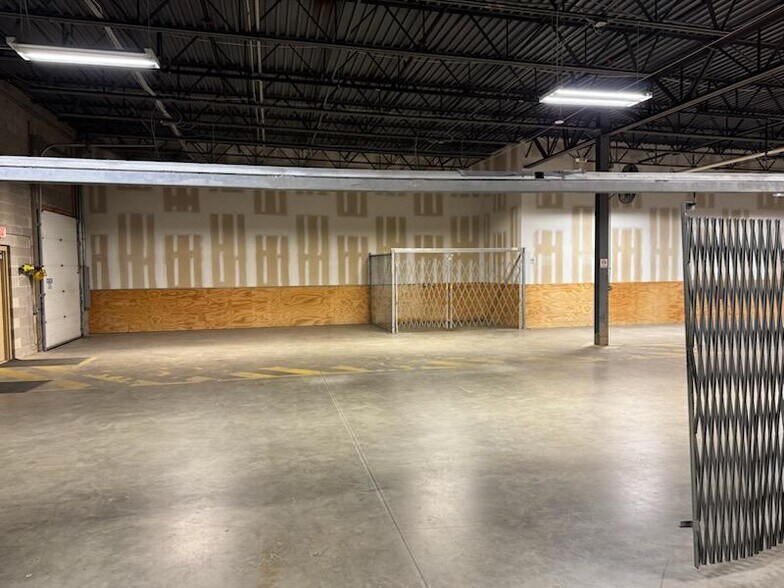 More Photos Of 2960 Technology Pl, Waldorf Research And Development For Lease