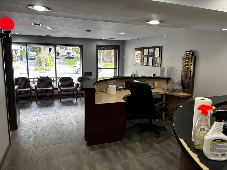 More Photos Of 330 Strode Ave, Coatesville Auto Repair For Lease