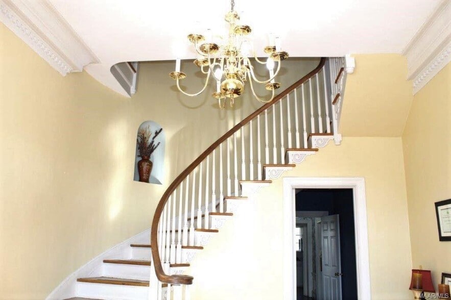 More Photos Of 2005 N Country Club Dr, Montgomery Schools For Sale