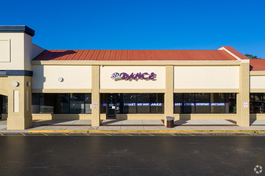 More Photos Of 442-510 S Hunt Club Blvd, Apopka Unknown For Lease