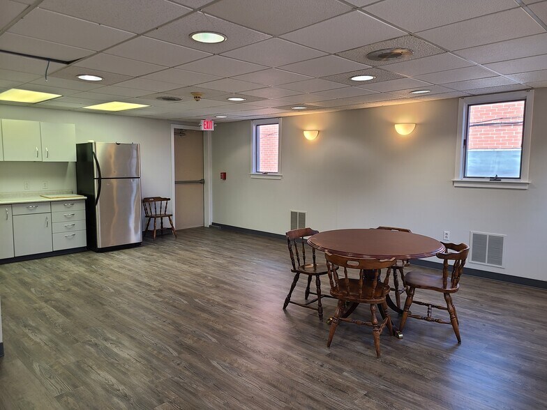 More Photos Of 131 N 5th St, Reading Office Residential For Lease