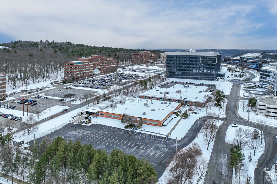 More Photos Of 62 Fourth Ave, Waltham Research And Development For Lease