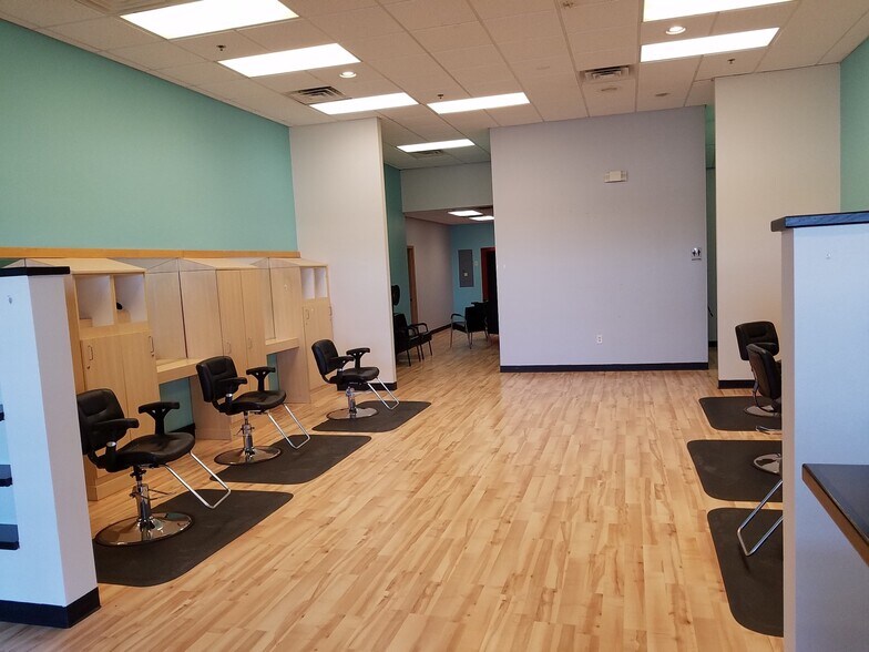 More Photos Of 10101 Market St, Rothschild General Retail For Lease