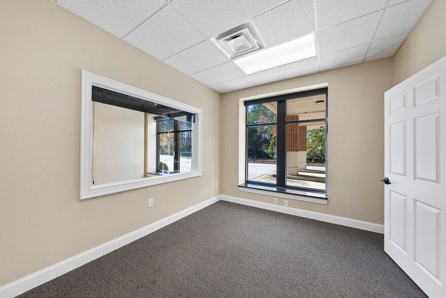 More Photos Of 701 Mutual Ct, Raleigh Office For Sale