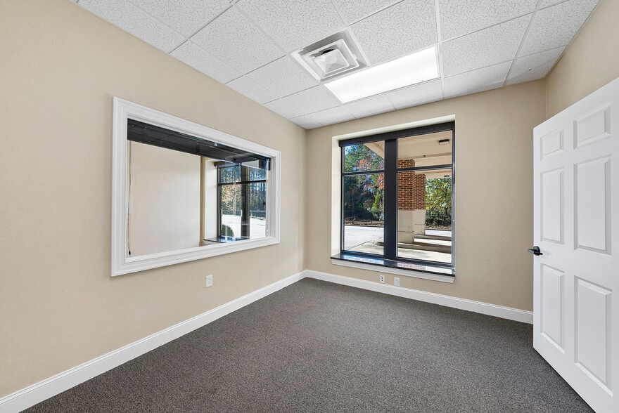 More Photos Of 701 Mutual Ct, Raleigh Office For Sale