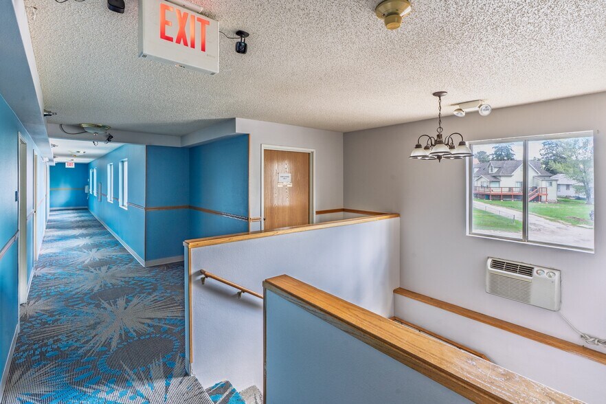 More Photos Of 519 Crook St, Custer Hotel For Sale