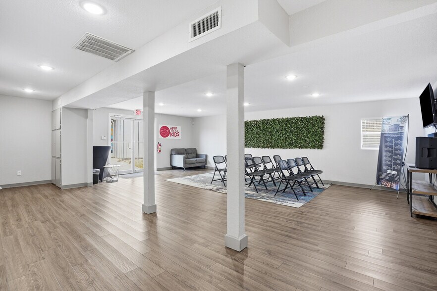 More Photos Of 342 SW Alsbury Blvd, Burleson Religious Facility For Sale