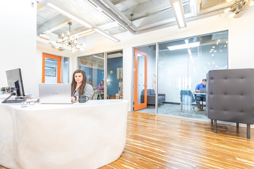 More Photos Of 501 Union St, Nashville Office For Lease