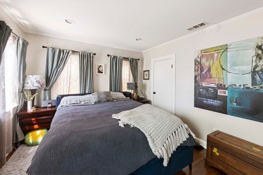 More Photos Of 1569 S Orange Grove Ave, Los Angeles Apartments For Sale