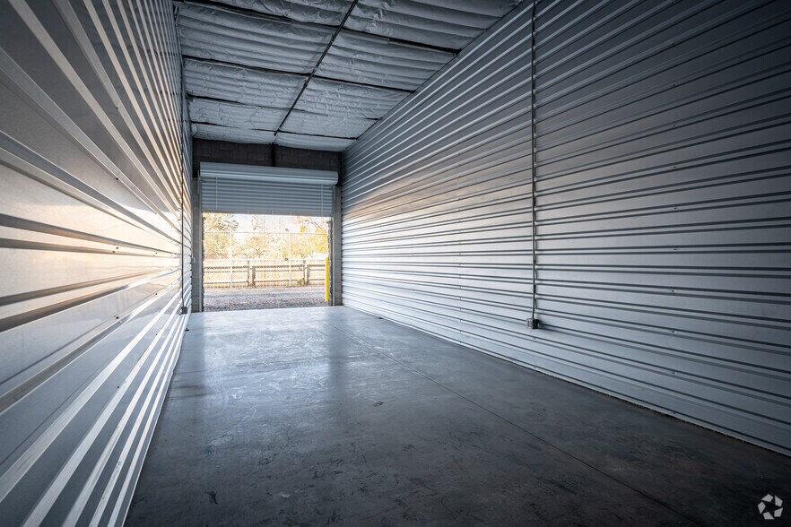 More Photos Of 15500 Voss Rd, Sugar Land Unknown For Sale