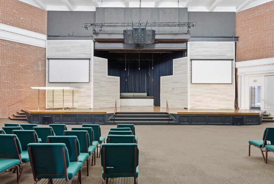 More Photos Of 7100 E 31st St, Tulsa Religious Facility For Sale