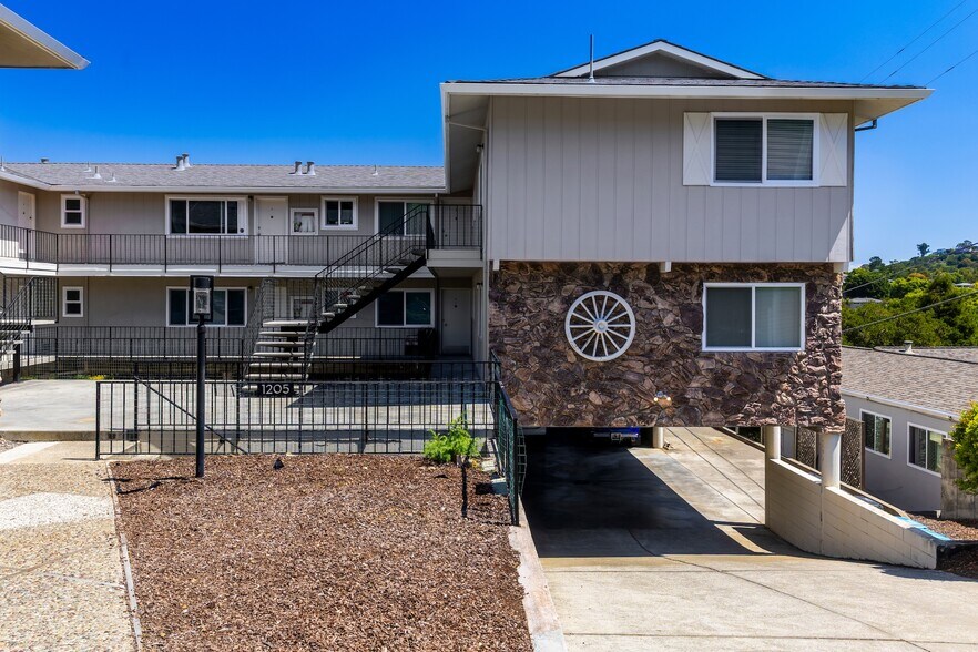 More Photos Of 1205 Geraldine Way, Belmont Apartments For Sale