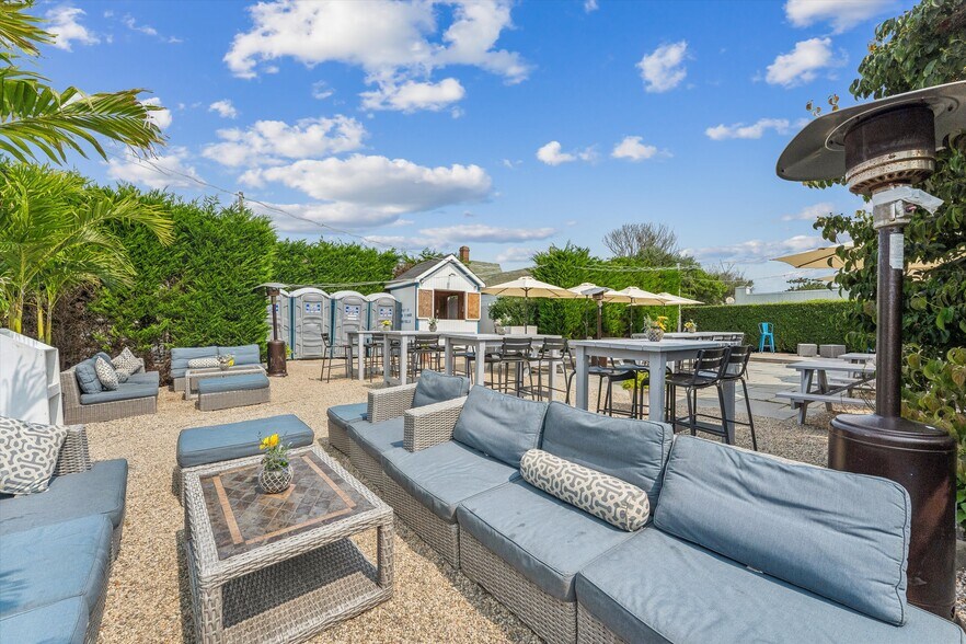 More Photos Of 63 S Euclid Ave, Montauk Restaurant For Sale