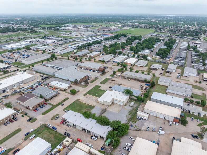 More Photos Of 813 SE 84th St, Oklahoma City Manufacturing For Sale