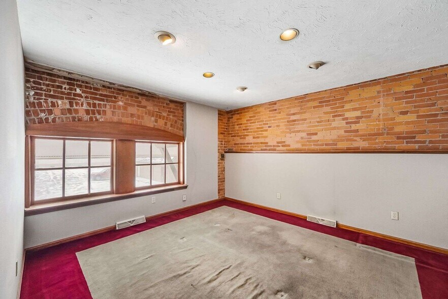 More Photos Of 412 E River St, Elyria Office For Sale
