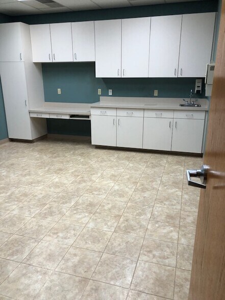 More Photos Of 2450 Emerald Pl, Greenville Medical For Lease