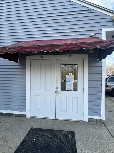 More Photos Of 426 Salem Tpke, Bozrah Storefront Retail Office For Lease