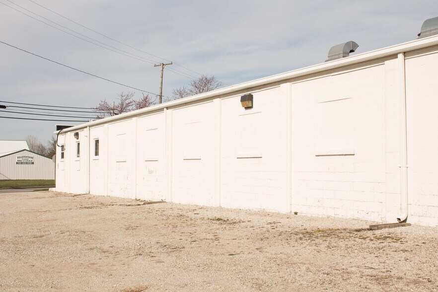 More Photos Of 645 Bellefontaine Ave, Marion Light Distribution For Sale