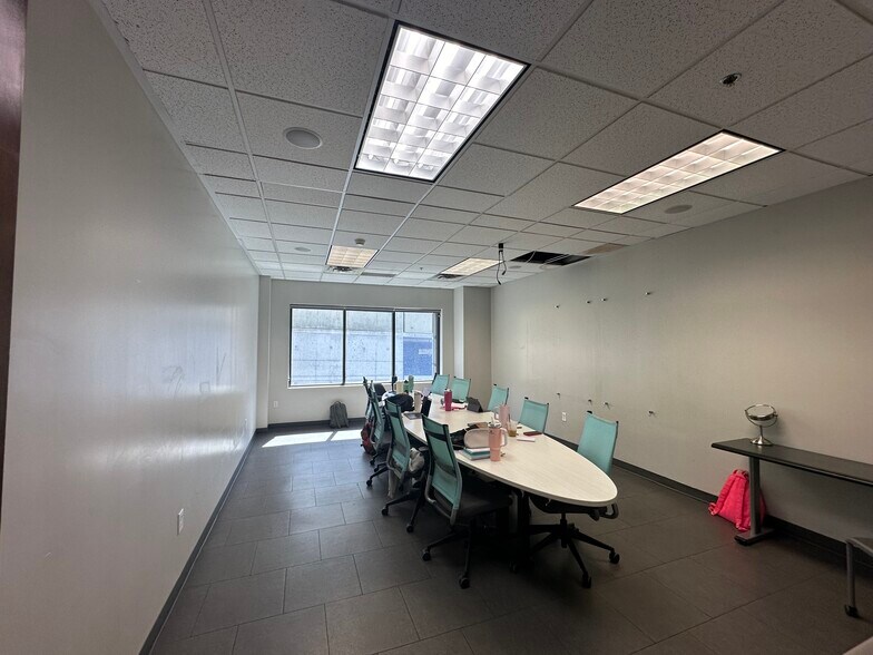 More Photos Of 86 N University Ave, Provo Office Residential For Lease