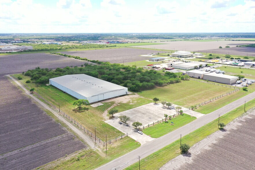 More Photos Of 5806 E Grimes Ave, Harlingen Manufacturing For Lease