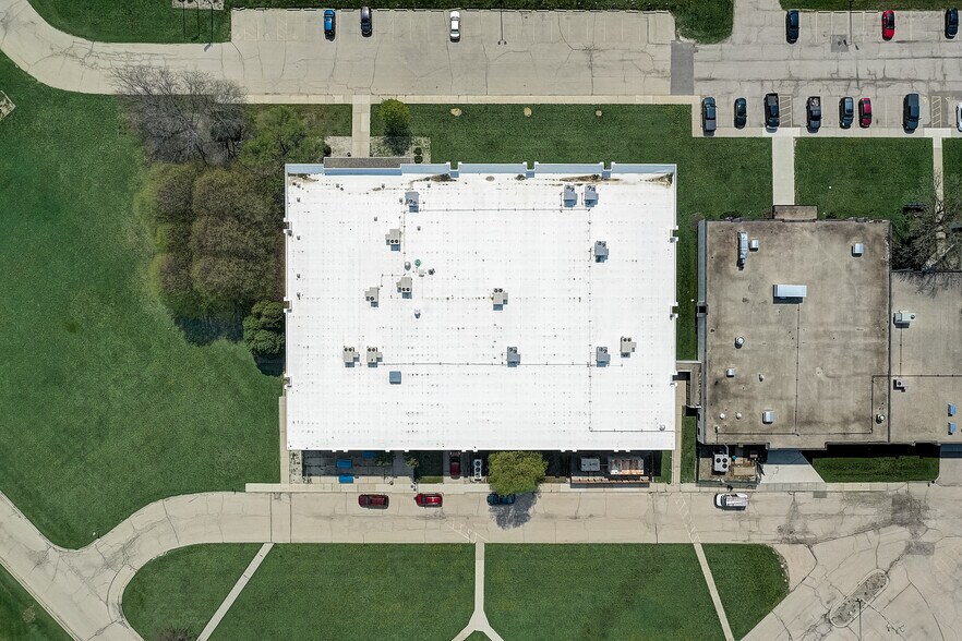 More Photos Of 100 Communications Dr, Sun Prairie Office For Sale