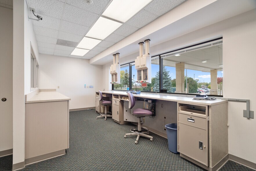 More Photos Of 3139 Voyager Dr, Green Bay Bank For Sale