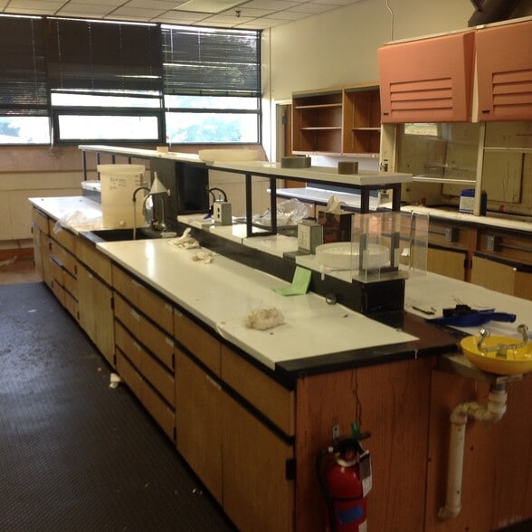 More Photos Of 193 Marsh Hill Rd, Orange Light Manufacturing For Sale