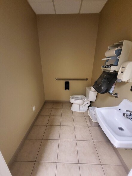 More Photos Of 111 Laurel Creek Rd Se, Calhoun Medical For Lease