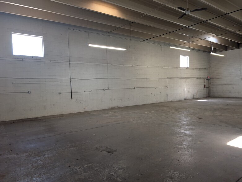 More Photos Of 6863-6865 E 48th Ave, Denver Warehouse For Lease