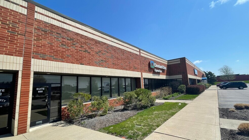 More Photos Of 7580 Northcliff Ave, Brooklyn Office For Lease