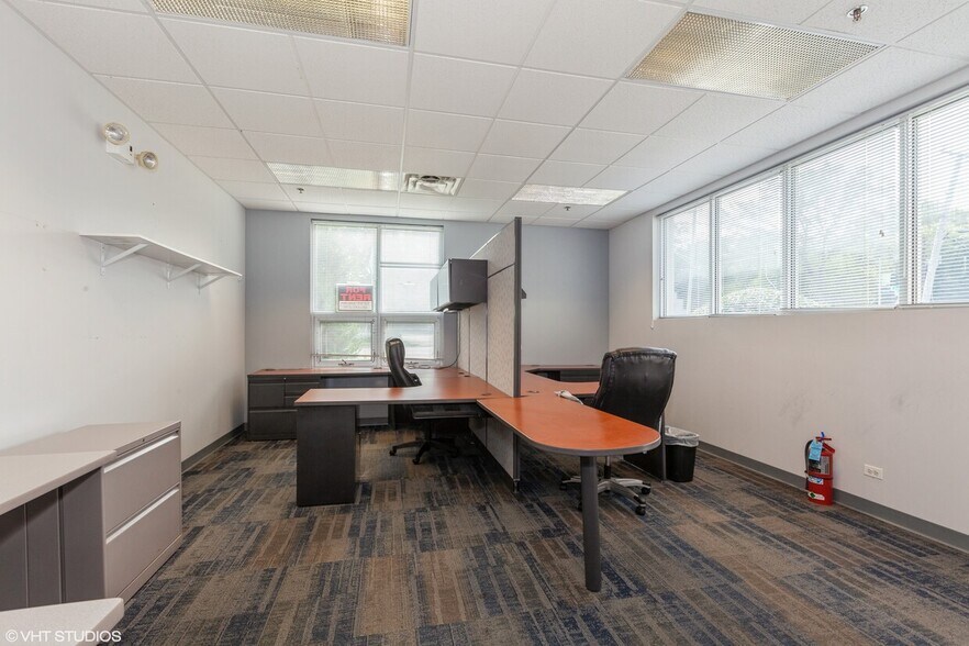 More Photos Of 4906 Main St, Lisle Office For Sale