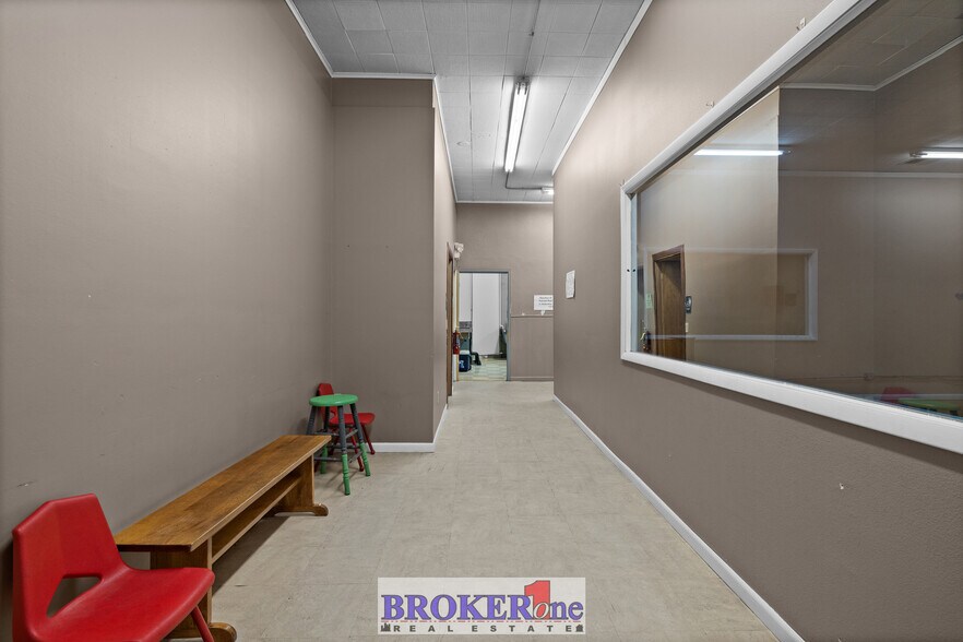 More Photos Of 225 N Wolcott St, Casper Flex For Lease