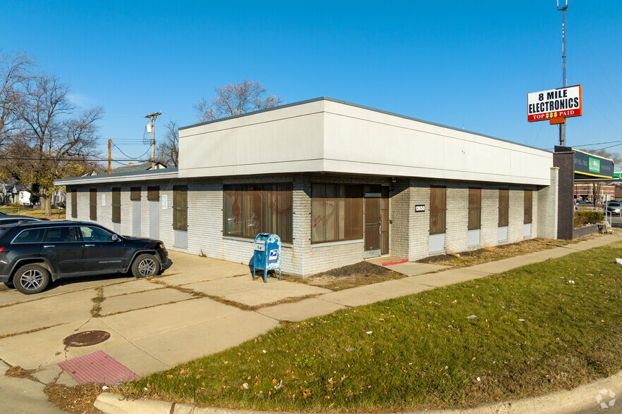 Primary Photo Of 13650 W 8 Mile Rd, Oak Park Office For Sale