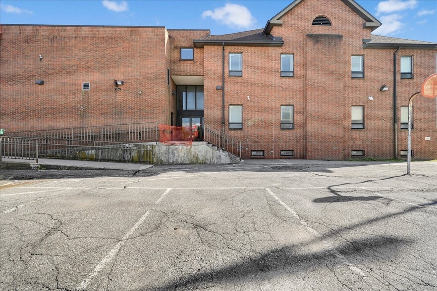 More Photos Of 2389 Main St, Northampton Office For Sale