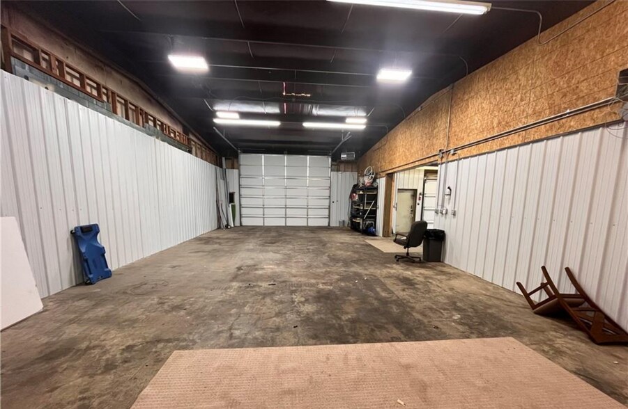 More Photos Of 2428 N US Highway 169, Coffeyville Industrial For Sale
