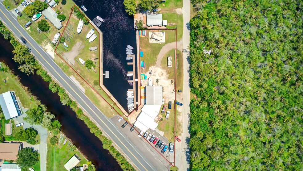 More Photos Of 7154 Shoal Line Blvd, Spring Hill Marina For Sale