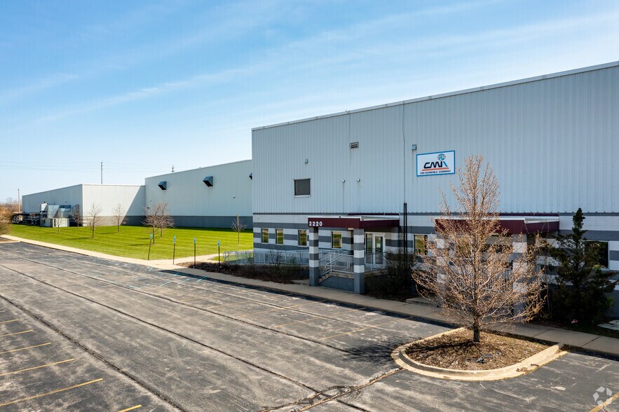 More Photos Of 2220 Veterans Memorial Pky, Saginaw Warehouse For Lease