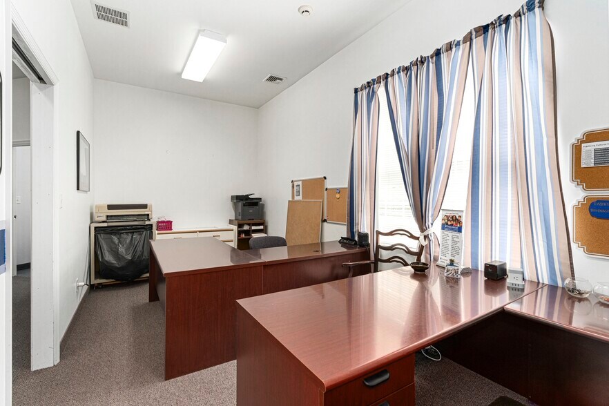 More Photos Of 4 Walter E Foran Blvd, Flemington Office For Sale