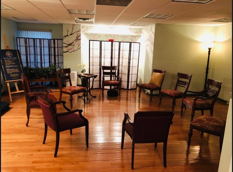 More Photos Of 239 Roslyn Rd, Roslyn Heights Medical For Sale