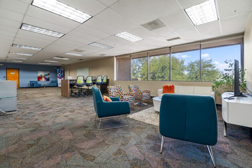 More Photos Of 1440 E 15th St, Tucson Light Distribution For Sale