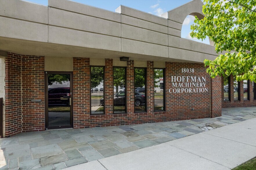 More Photos Of 18038 Mack Ave, Grosse Pointe Medical For Sale