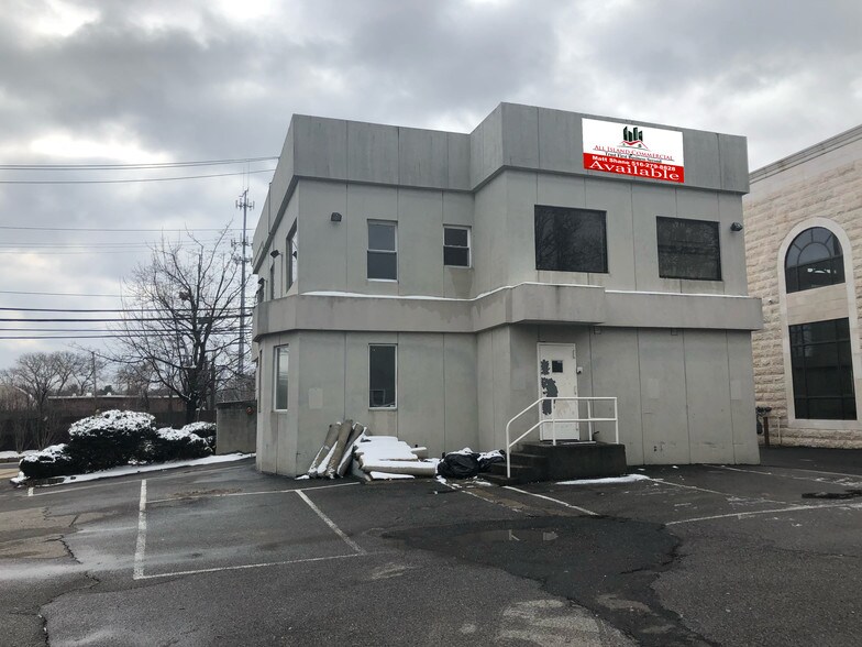 More Photos Of 73 Powerhouse Rd, Roslyn Heights Medical For Sale