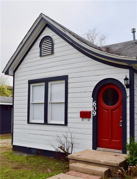 More Photos Of 607-611 Nelray Blvd, Austin Land For Sale